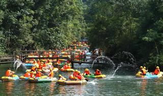 万绿谷漂流 万绿谷漂流